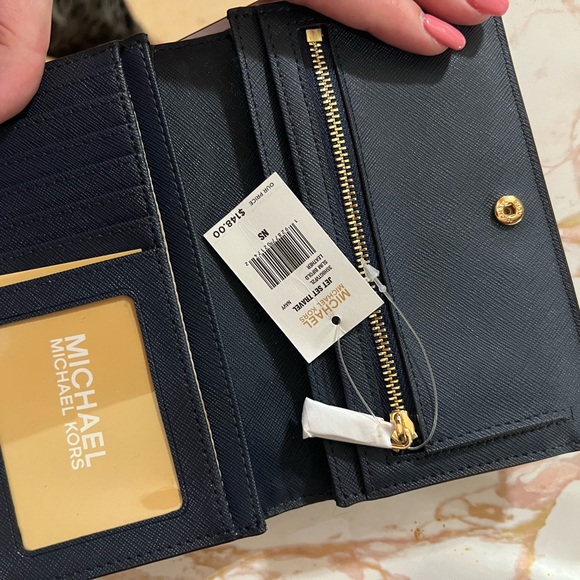 Navy Blue Michael Kors Tote with matching wallet - Picture 4 of 4